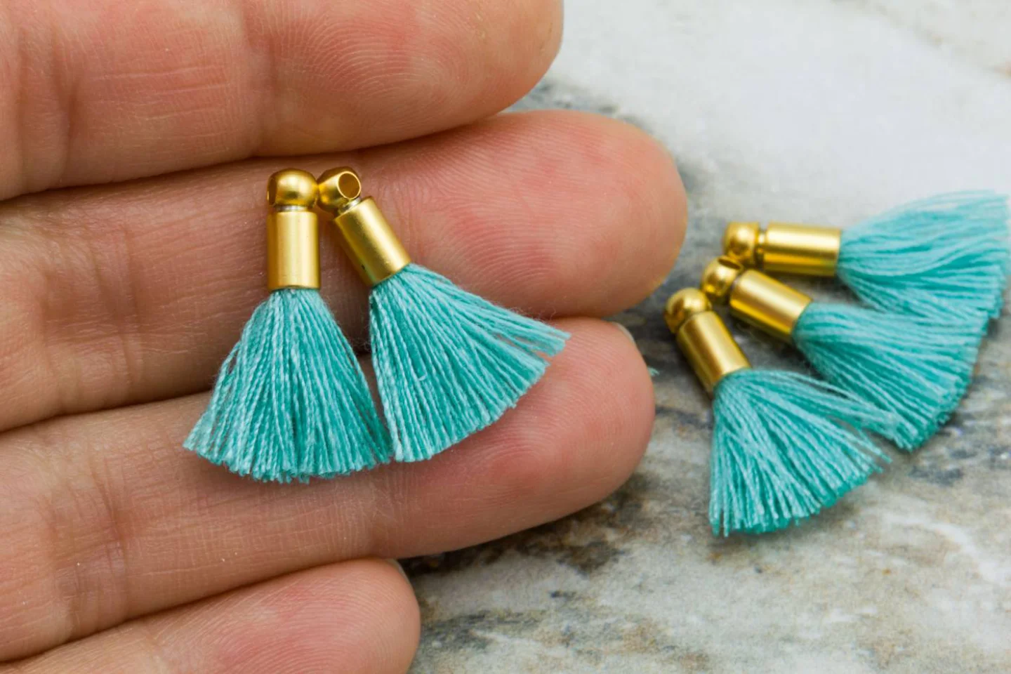 2cm-turquoise-cotton-mini-tassels.