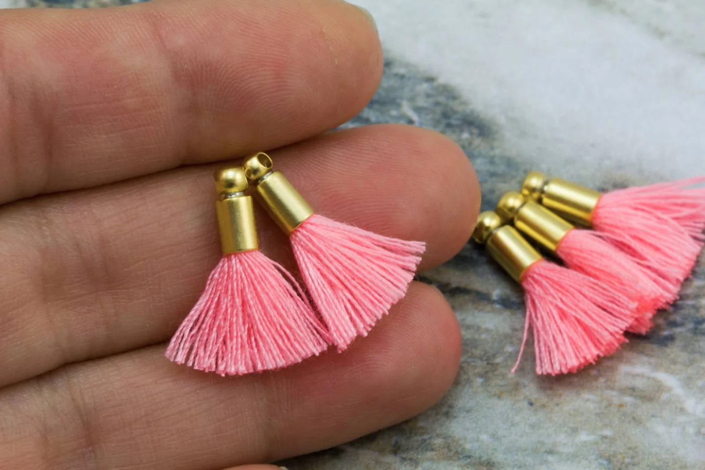 2cm-brilliant-pink-cotton-mini-tassels.