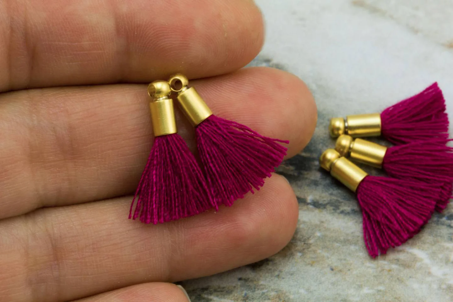 2cm-mexican-pink-cotton-mini-tassels.