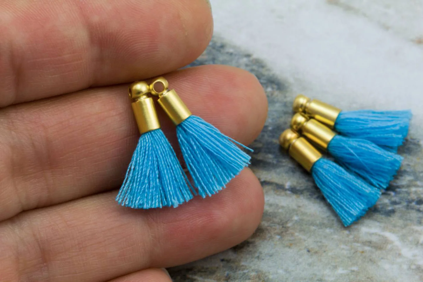 2cm-turquoise-blue-cotton-mini-tassels.