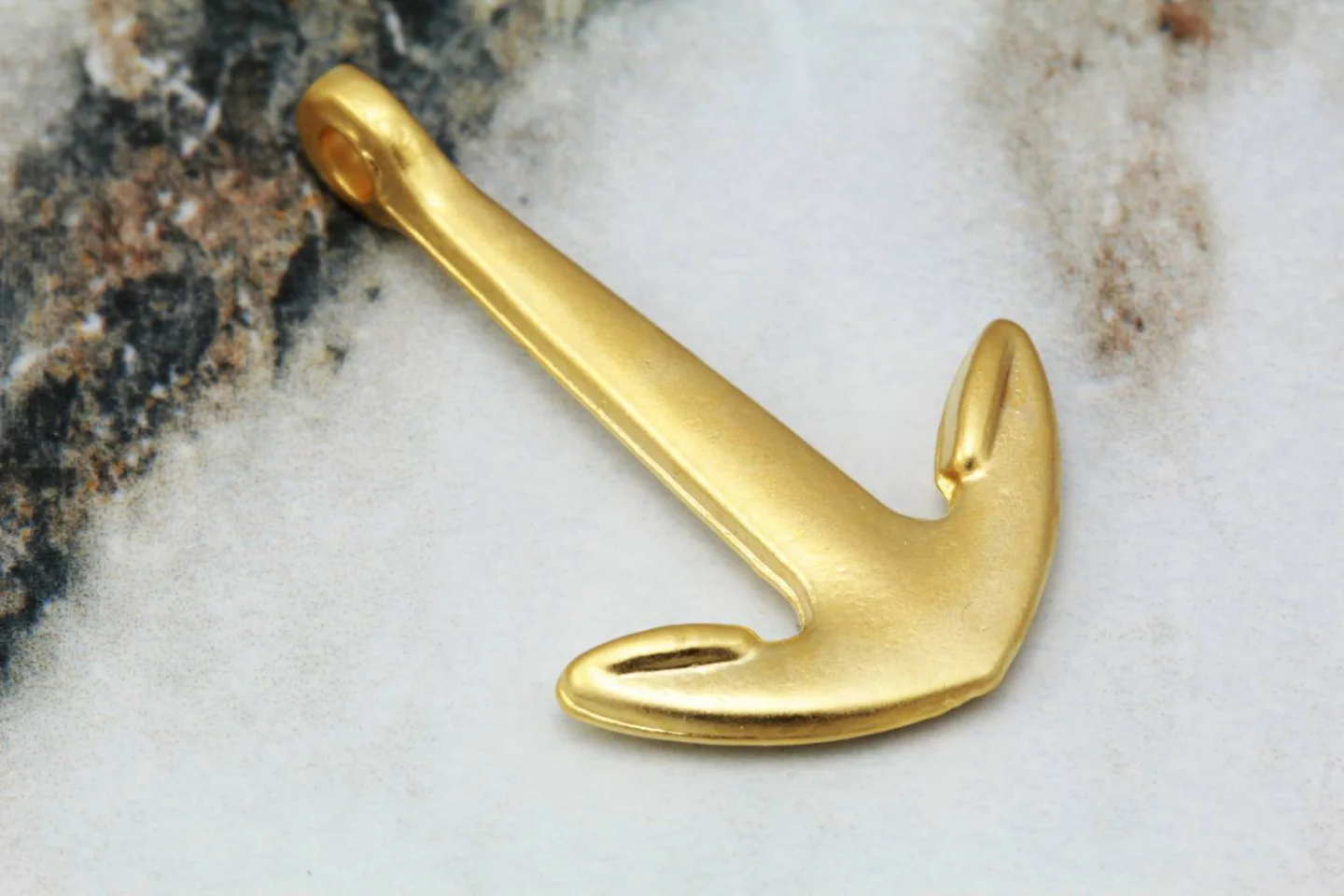 gold-metal-big-anchor-charm-pendants.
