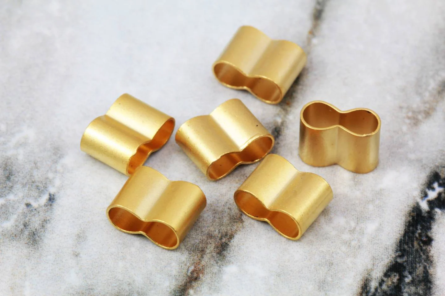 gold-brass-double-tube-bar-charms.