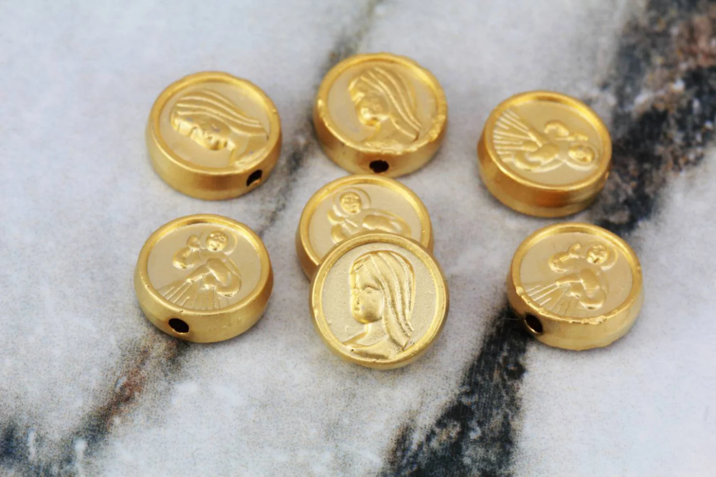 gold-plated-metal-virgin-mary-charms.