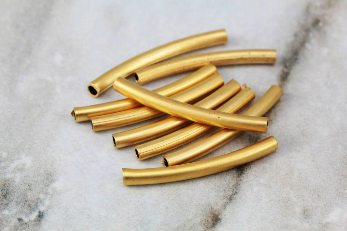 20mm-gold-long-curved-end-bar-charms.