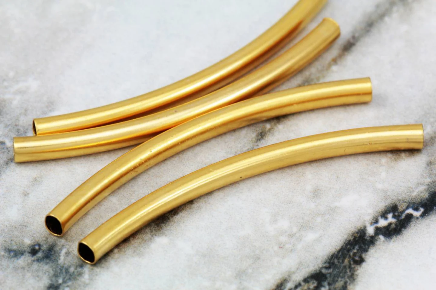 brass-metal-gold-curved-tube-bars.
