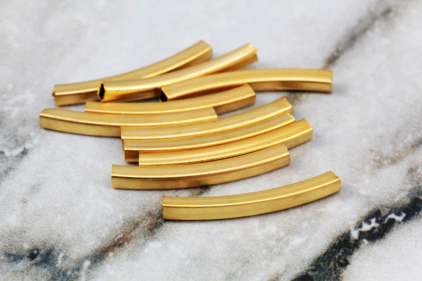 gold-brass-square-curved-end-bar-charms.