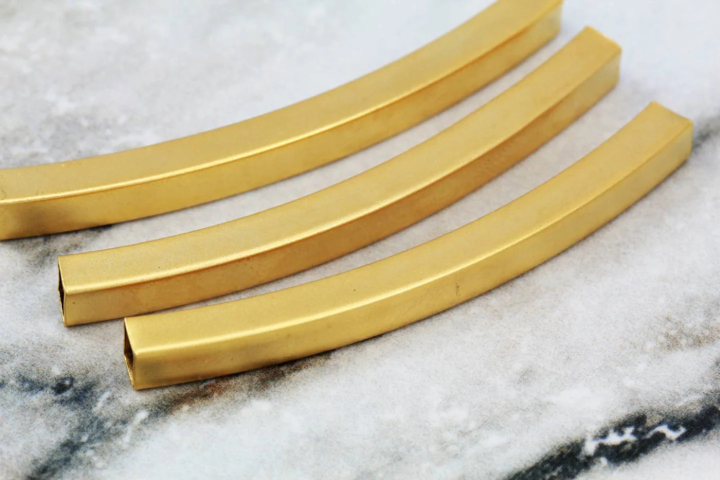 gold-50mm-long-curved-end-bar-charms.