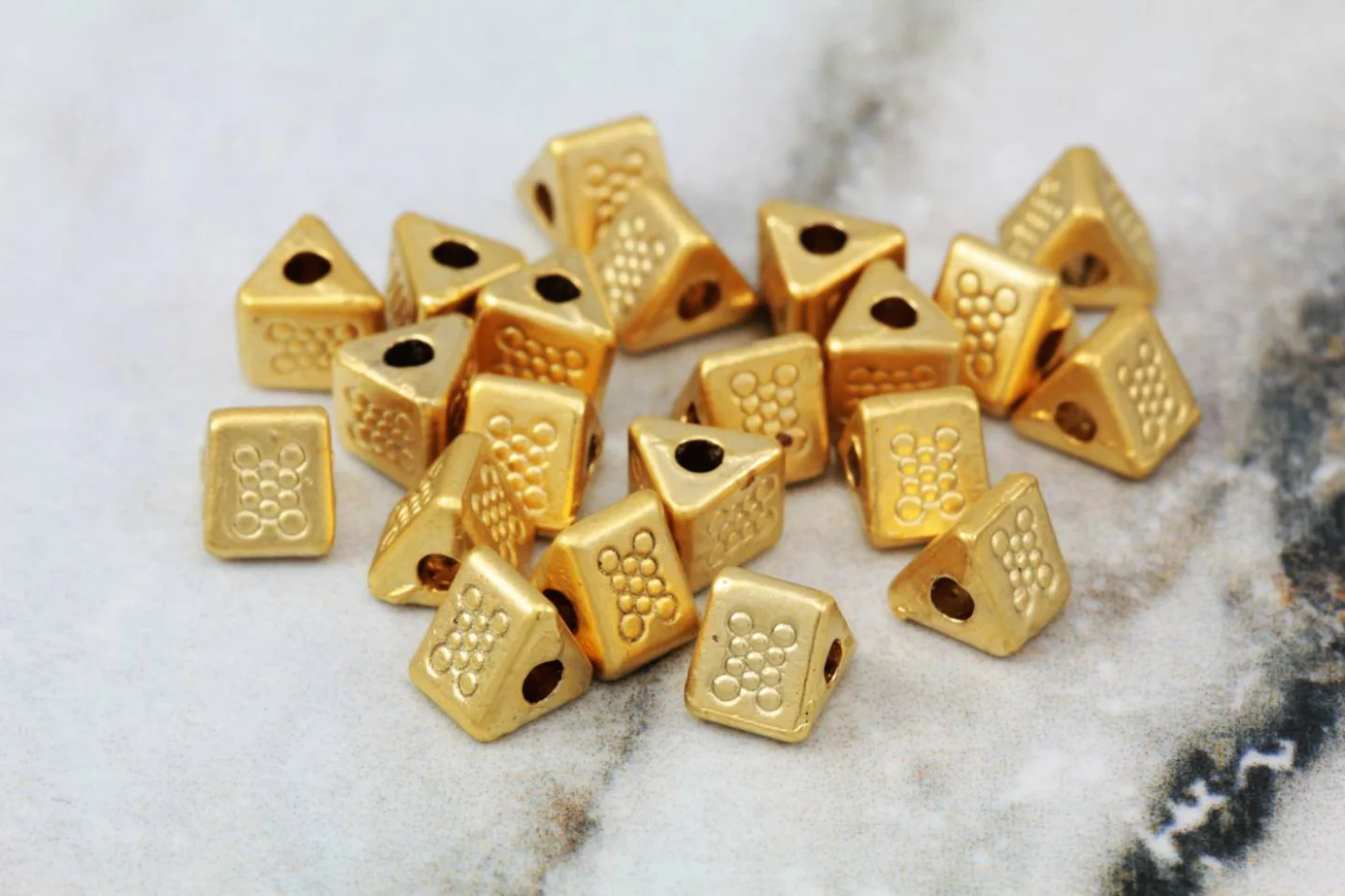 gold-plated-triangle-mini-spacers.