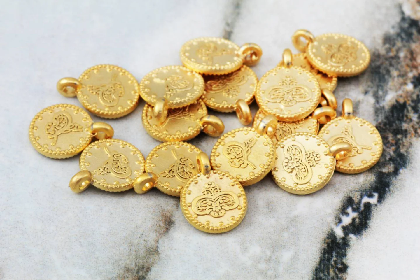 gold-plated-metal-mini-old-coin-pendants.