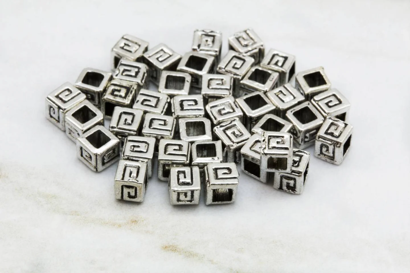 4mm-mini-cube-spacer-bead-findings.