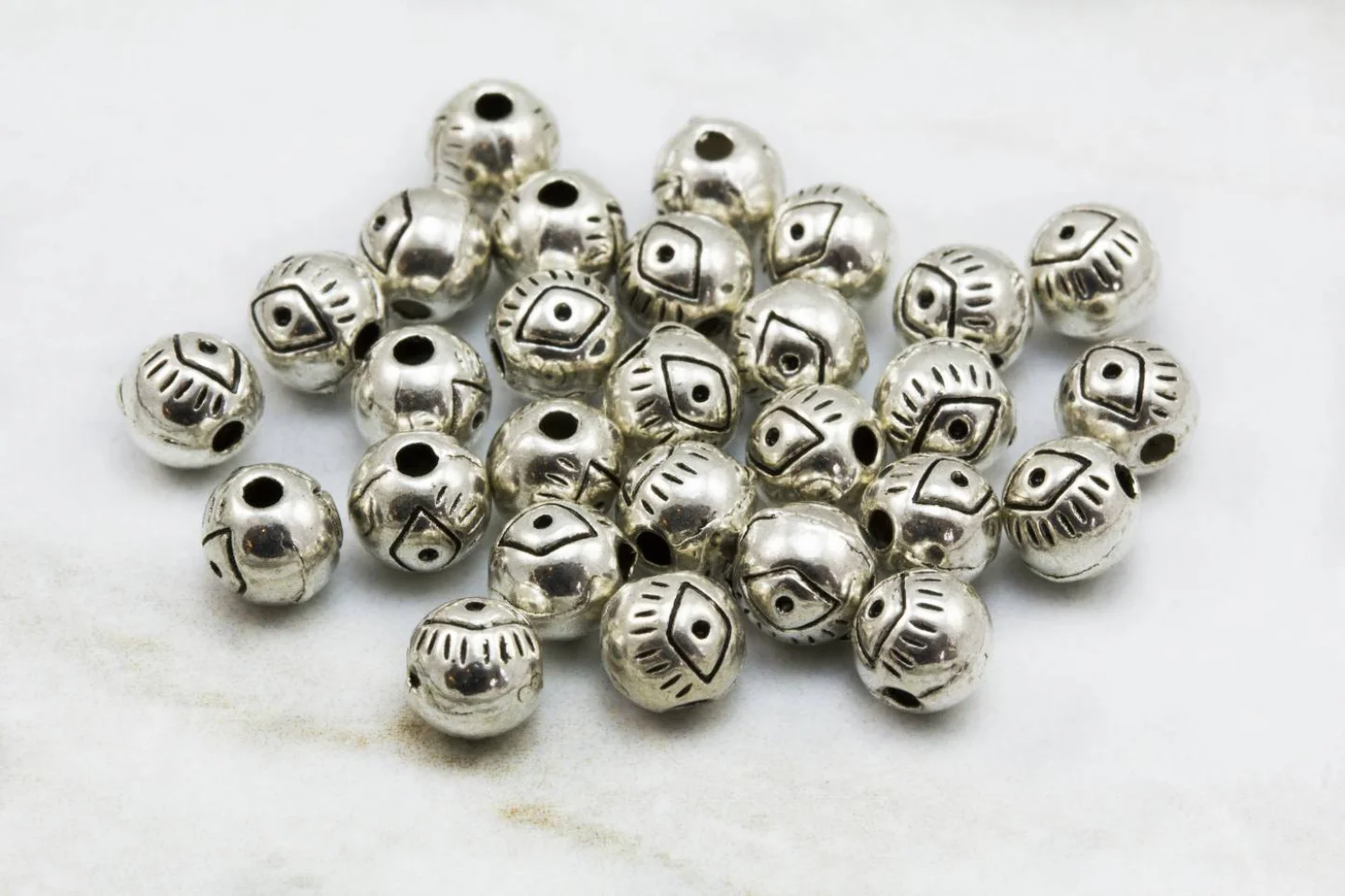eye-pattern-round-ball-silver-beads.