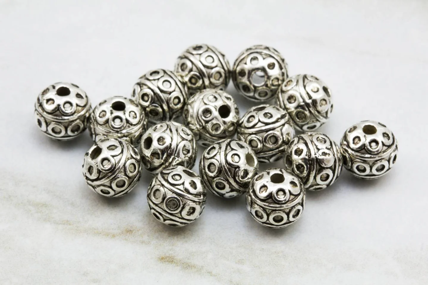 tribal-pattern-round-ball-silver-beads.