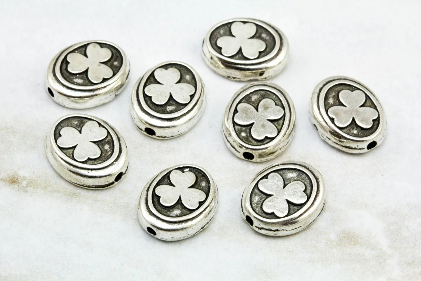 clover-pattern-metal-oval-charm-findings.
