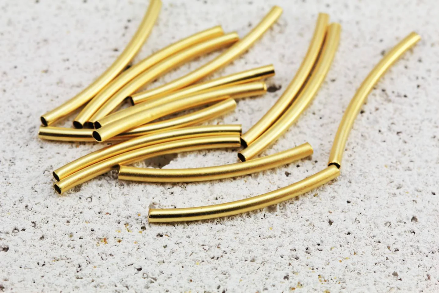 gold-plated-brass-curved-tube-bars.